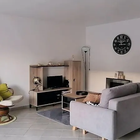 Le Cocon Rochois بيت للعطل *