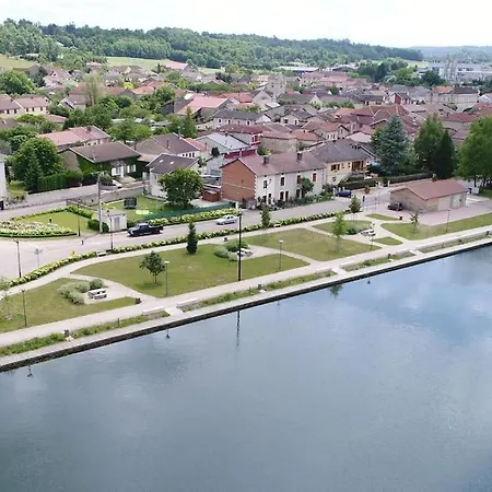 Le Cocon Rochois بيت للعطل Roches-sur-Marne